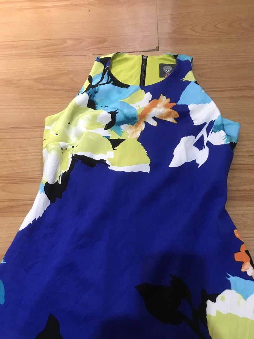 Vince Camuto - dress (Category: Dresses) located in Marikina City. Submitted by LoveLocalbyPAF (Listing ID 1465798987, Image 2). Description: Vince Camuto dress Fits medium bodyframe Floral pattern.