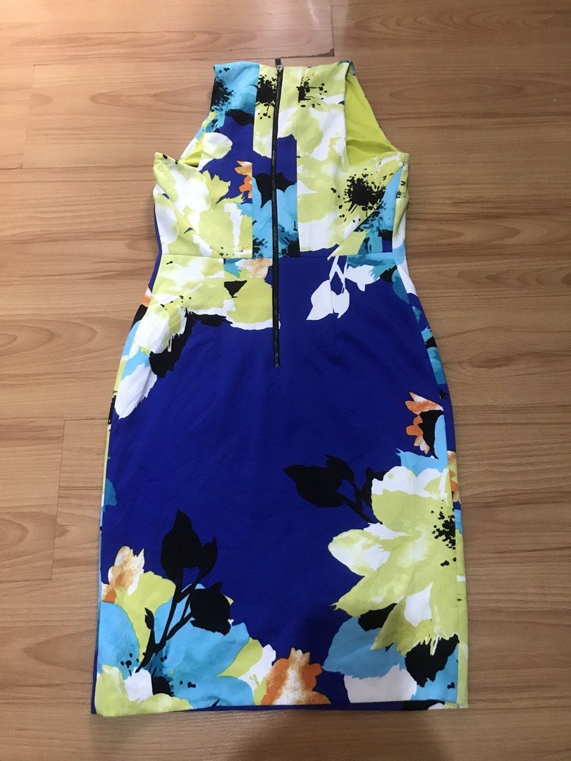 Vince Camuto - dress (Category: Dresses) located in Marikina City. Submitted by LoveLocalbyPAF (Listing ID 1465798987, Image 3). Description: Vince Camuto dress Fits medium bodyframe Floral pattern.