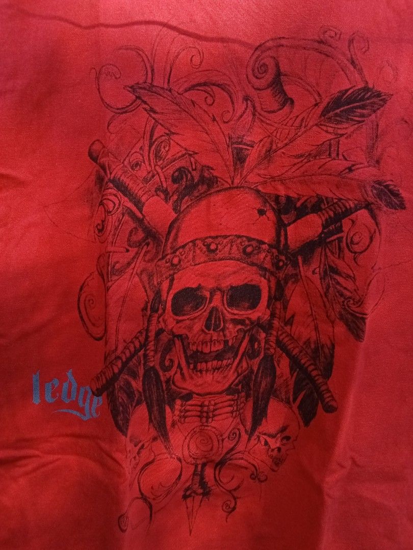 VINTAGE 2000's SKULL TEE (Category: Tshirts & Polo Shirts ) located in Bayombong. Submitted by ern__ygr15 (Listing ID 1465839373, Image 2). Description: excellent condition no issue W22×L27 color rate 10/10.