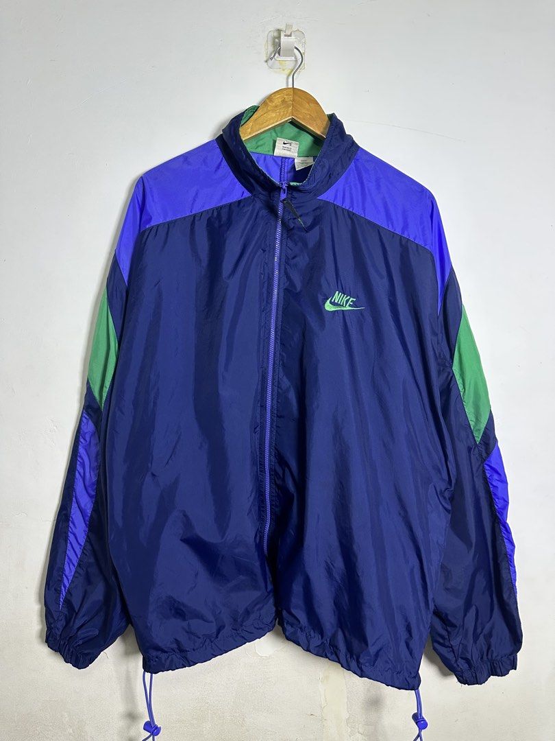 Vintage 90’s Nike Full Zip Windbreaker Jacket (Category: Coats, Jackets and Outerwear) located in Bulacan. Submitted by thrifttripbulacan (Listing ID 1465904534, Image 1). Description: Dimes : 27/29 Issue minimal stain.