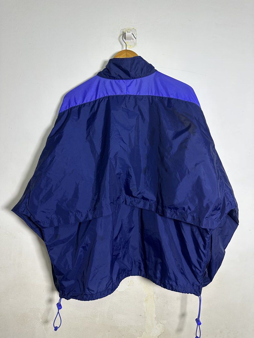 Vintage 90’s Nike Full Zip Windbreaker Jacket (Category: Coats, Jackets and Outerwear) located in Bulacan. Submitted by thrifttripbulacan (Listing ID 1465904534, Image 2). Description: Dimes : 27/29 Issue minimal stain.