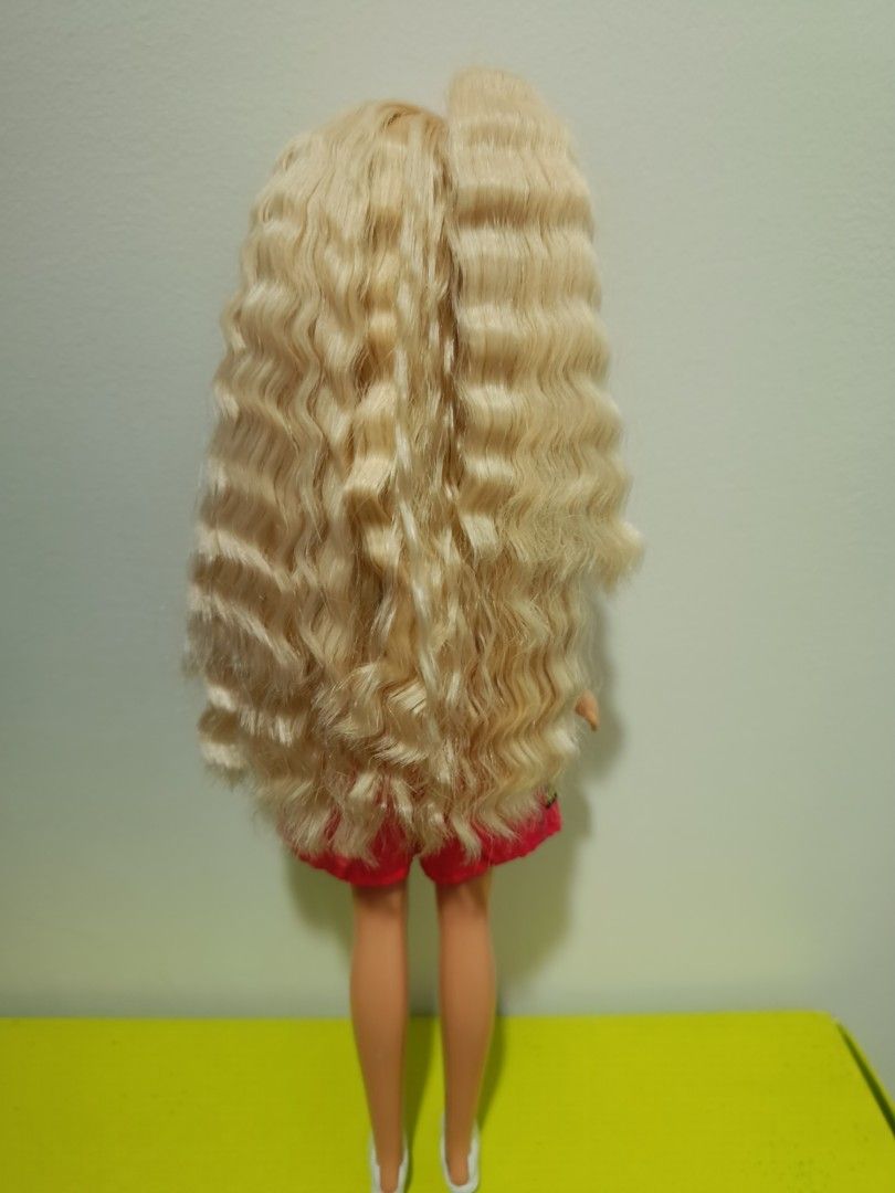 Vintage Barbie Skipper doll (Category: Kids Toys) located in Taguig. Submitted by pringlesshop2024 (Listing ID 1465939582, Image 3). Description: In preloved condition so managed your expectations. no crack neck naman and no loose joints.