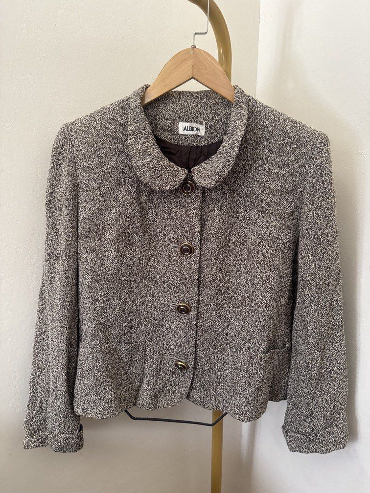Vintage Brown Textured Blazer (Category: Coats, Jackets and Outerwear) located in Mexico. Submitted by studioleraph (Listing ID 1465806977, Image 1). Description: 🛍️ Perfect for your personal wardrobe 🫶 Please see actual measurements on last photo. 👗 The actual item being sold is the original garment shown in the product photos. Small differences in fit, drape, color, texture, or details may occur. 💌 Condition: • Preloved; Please wash the ite
