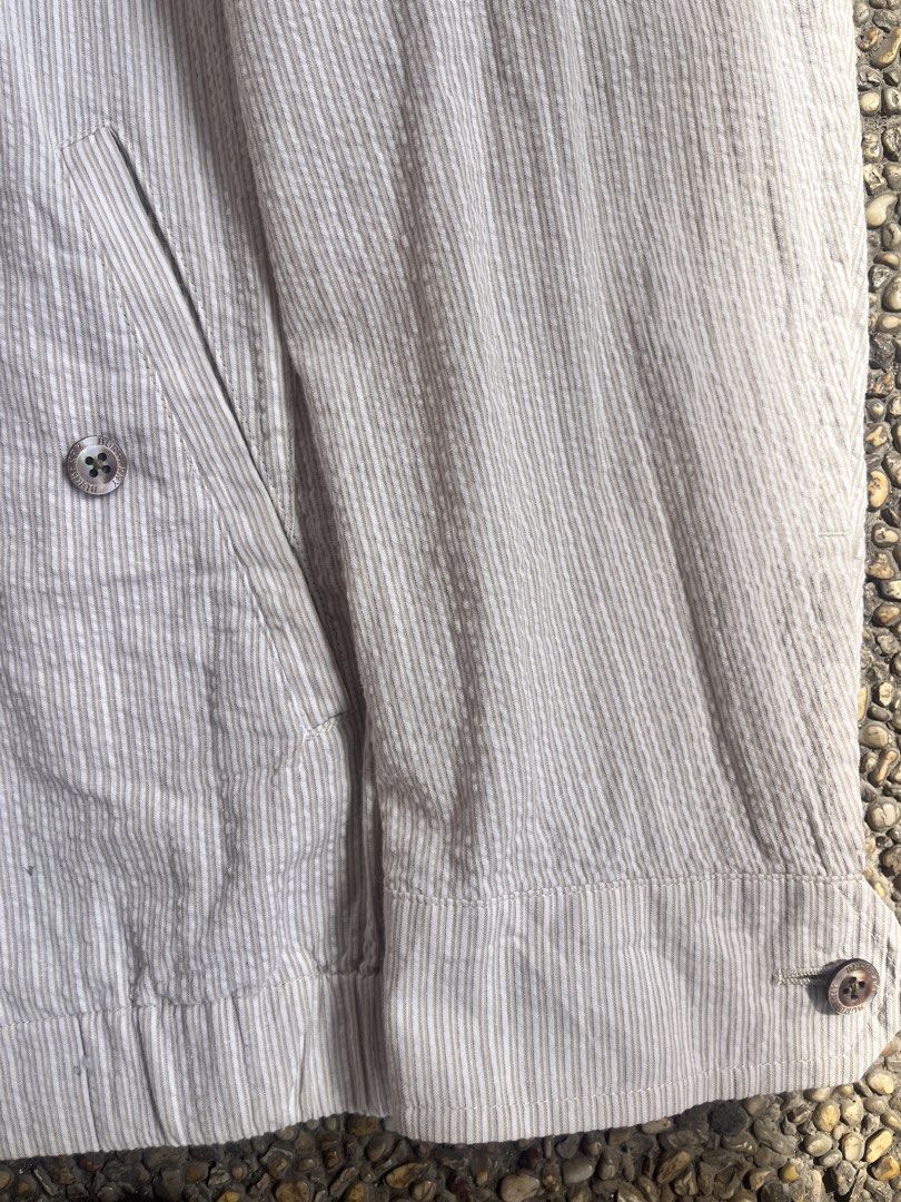 Vintage Burberry (Category: Tshirts & Polo Shirts ) located in Davao. Submitted by vnxcentt (Listing ID 1465880782, Image 3). Description: Vintage Burberry (2005 tag) W: 22 x L: 27 - Excellent Condition - Yellow neckline.
