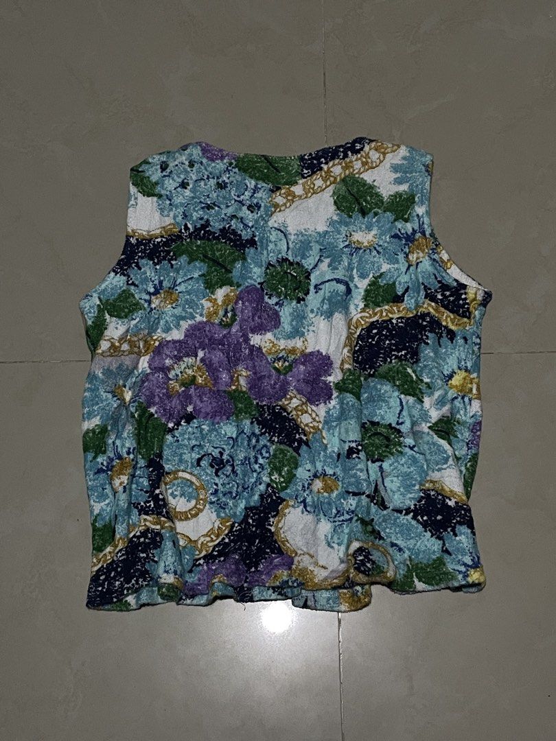VINTAGE CELINE BUTTON UP FLORAL CHAIN (Category: Luxury Apparel) located in Cagayan de Oro. Submitted by patrickjam03829 (Listing ID 1465922362, Image 2). Description: size small to m.