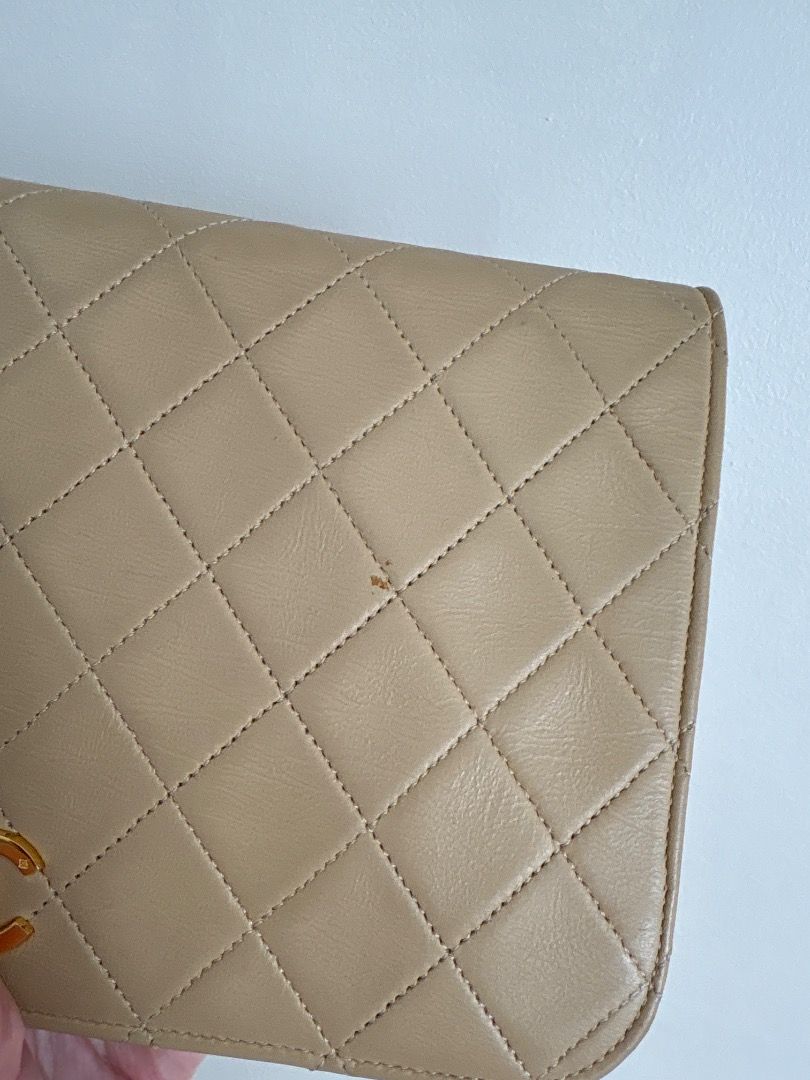 Vintage Chanel Single Flap bag (Category: Luxury Bags & Wallets) located in Quezon City. Submitted by icecreammonster (Listing ID 1465838657, Image 2). Description: Chanel Vintage Single Flap bag Shoulder bag style Beige, GHW Lambskin Comes with dustbag but no more card Guaranteed authentic .