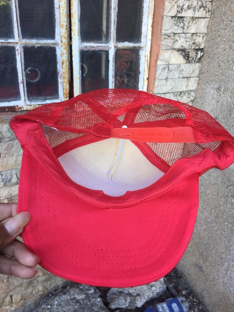 Vintage Coke Trucker Snapback Cap 2tone (Category: Caps & Hats) located in Naga. Submitted by bonethugz1822 (Listing ID 1465886765, Image 2). Description: Verygood condition No flaws Brim not issue medyo lukot lang need lang hilutin 10/10 colorate 450+sf.