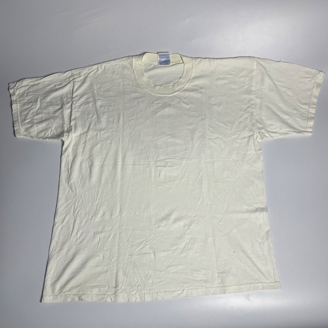 Vintage gildan God Bless America dated 2001 (Category: Tshirts & Polo Shirts ) located in Davao. Submitted by archives_co. (Listing ID 1465928358, Image 1). Description: Width-24 Length-29 Need wash.