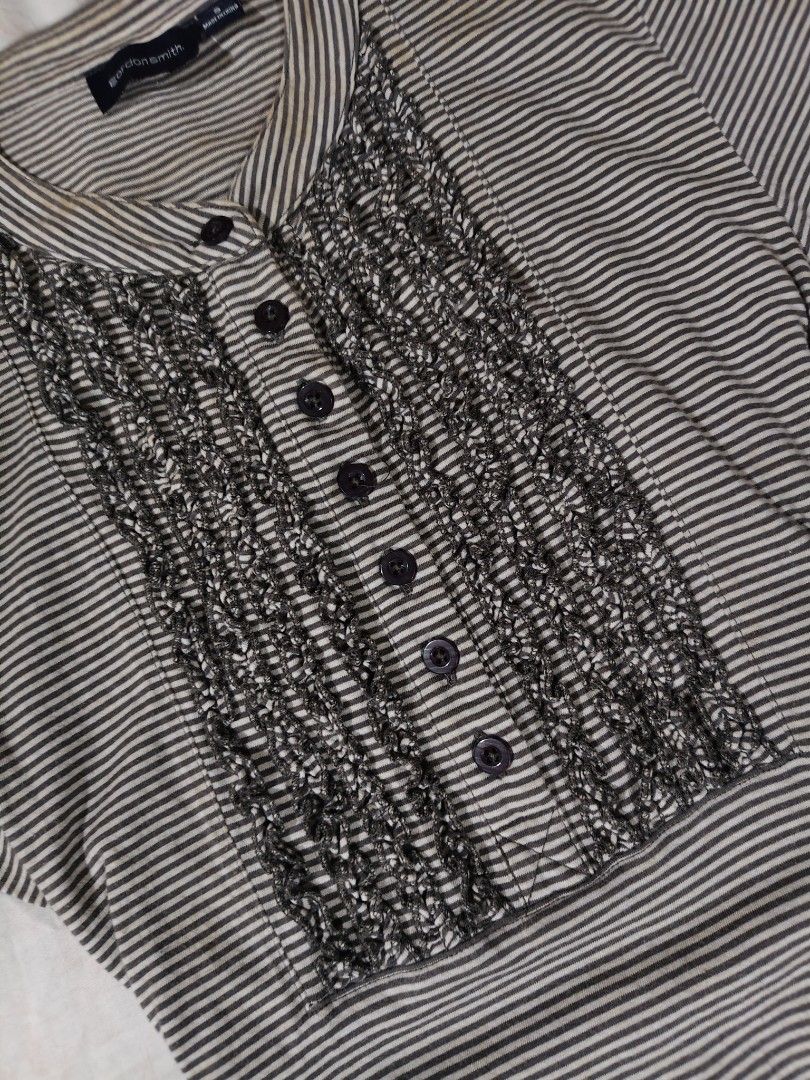 vintage Gordon Smith ruffled mandarin-style button-up placket collar top (Category: Blouses) located in Bulacan. Submitted by angel.decluttersx (Listing ID 1465867864, Image 3). Description: small size on tag cotton fabric material needs washing lang.
