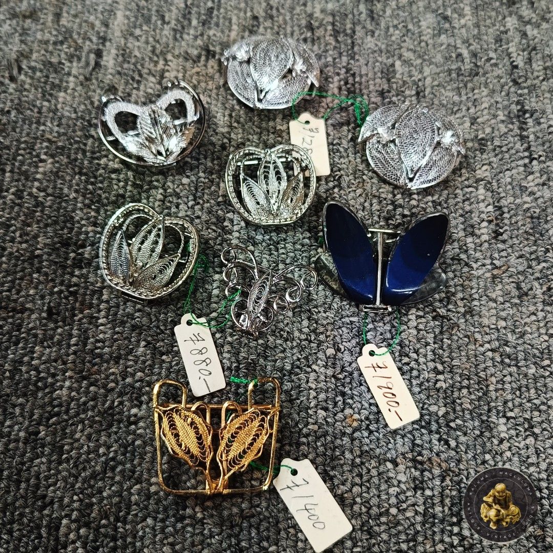 Vintage Ladies Buckle (Category: Vintage Collectibles) located in Meycauayan. Submitted by ka_luma (Listing ID 1465939905, Image 1). Description: take all.
