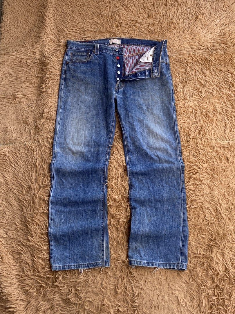 Vintage Levis 501 limited edition (Category: Jeans) located in Manila. Submitted by raversantos (Listing ID 1465900647, Image 2). Description: Waist-36 Length-40 Hem-9 Issue: minimal distress on hem(sign of usage) Color rate 9.5/10 .