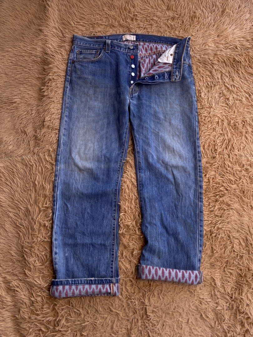 Vintage Levis 501 limited edition (Category: Jeans) located in Manila. Submitted by raversantos (Listing ID 1465900647, Image 3). Description: Waist-36 Length-40 Hem-9 Issue: minimal distress on hem(sign of usage) Color rate 9.5/10 .