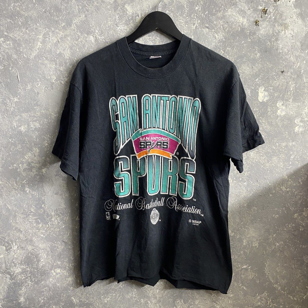 Vintage NBA San Antonio Spurs (Category: Tshirts & Polo Shirts ) located in Pasig City. Submitted by lumangkamisa (Listing ID 1465919725, Image 1). Description: Large, single stitch Chopped hem, blue stain sa sleeve.
