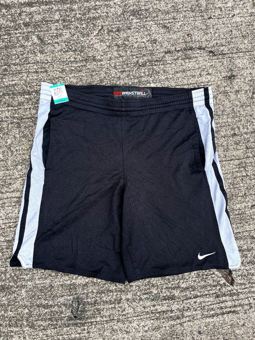 Vintage Nike Baller Short (Category: Shorts) located in Talisay. Submitted by reyteliquido (Listing ID 1465871905, Image 3). Description: Medium Length 19 Leg opening 12 Excellent condition Color rate 10/10 Issue loosegart pero may lace.