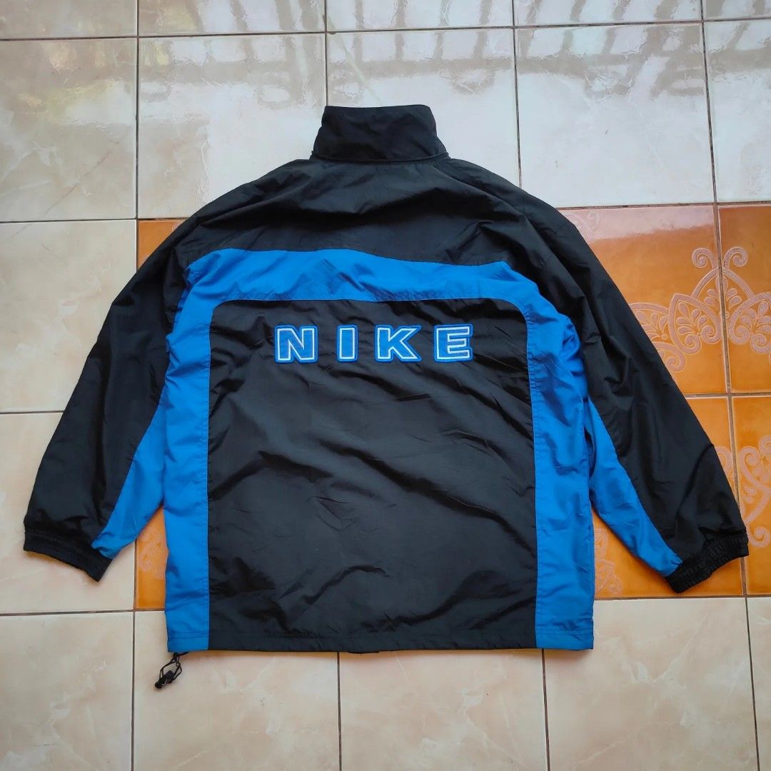 Vintage Nike Reversible Jacket (Category: Coats, Jackets and Outerwear) located in Ozamiz City. Submitted by ukaygrails (Listing ID 1465907626, Image 2). Description: Excellent condition Minor issue, Nazizip sya pro hindi full, check last pic hanggang dyan lang yung nazizip.