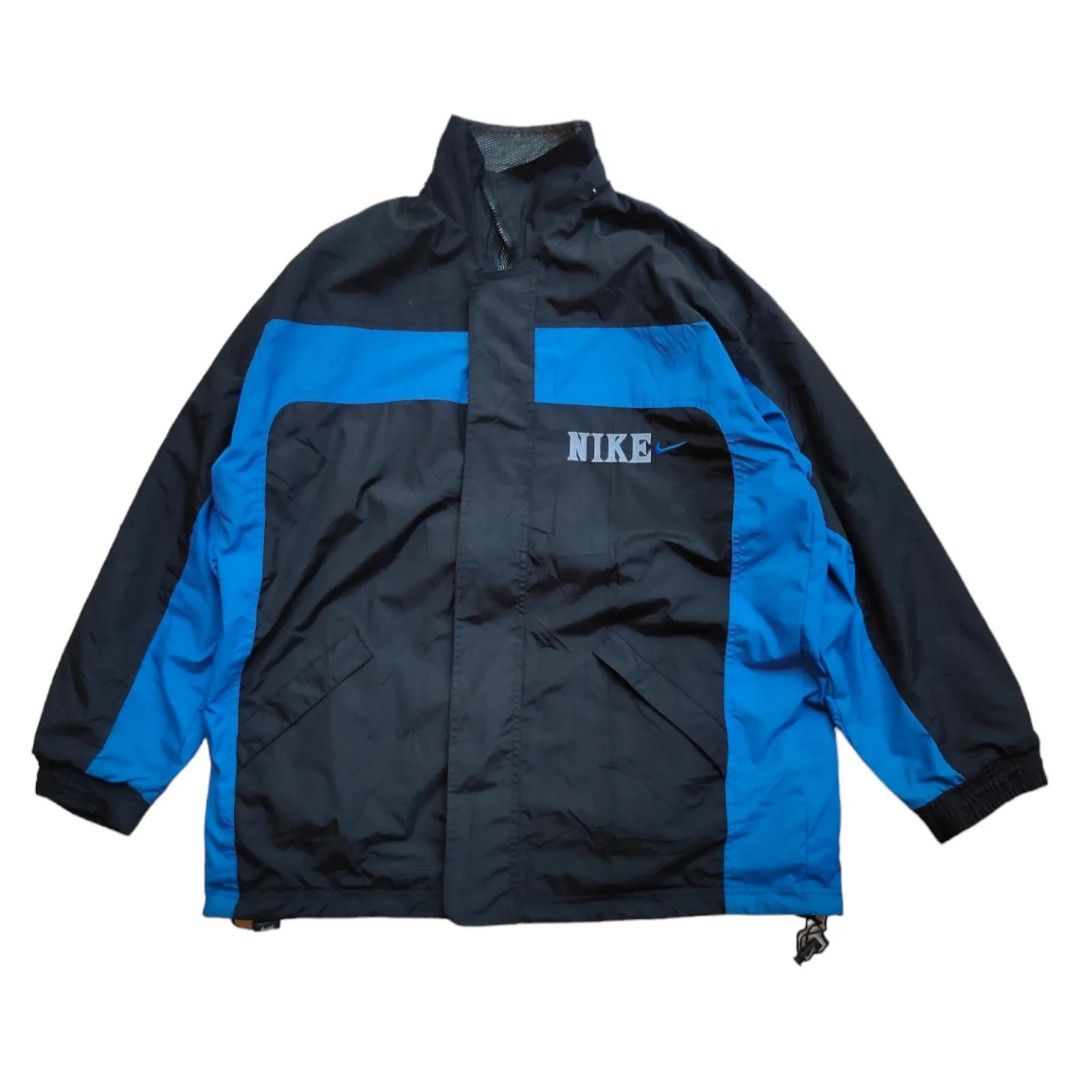 Vintage Nike Reversible Jacket (Category: Coats, Jackets and Outerwear) located in Ozamiz City. Submitted by ukaygrails (Listing ID 1465907626, Image 1). Description: Excellent condition Minor issue, Nazizip sya pro hindi full, check last pic hanggang dyan lang yung nazizip.