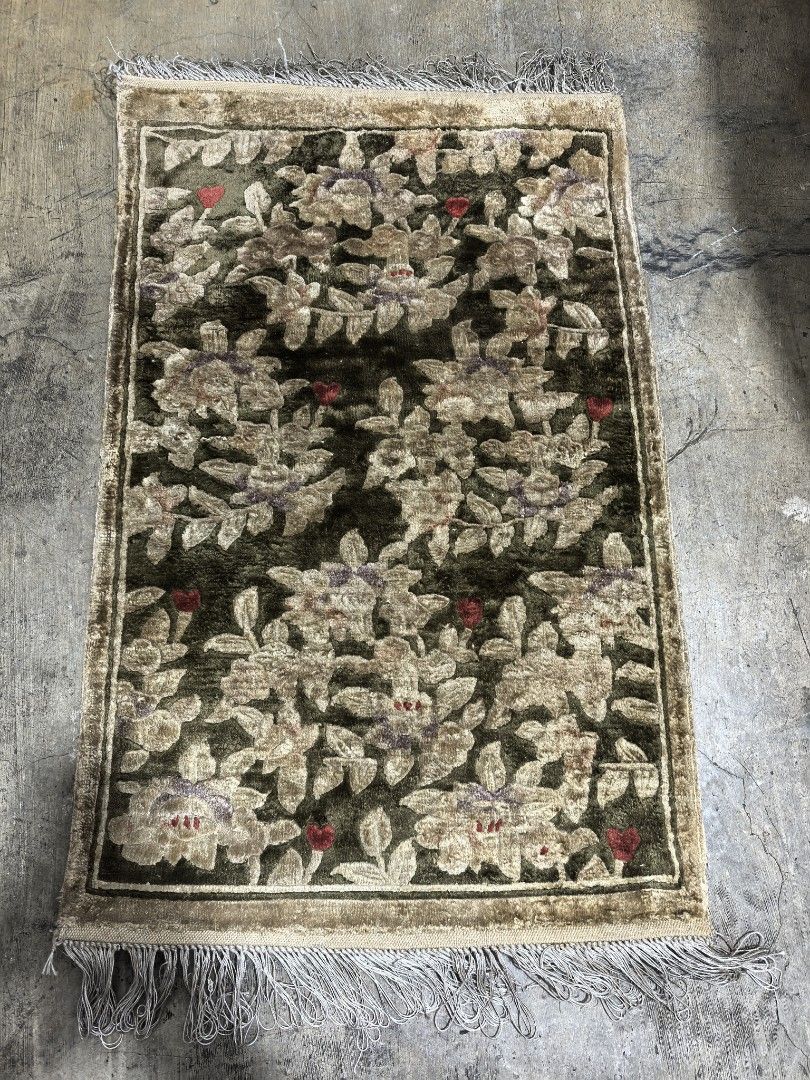 Vintage Oriental Wool Rug (Category: Carpets, Mats & Flooring) located in Quezon City. Submitted by vintagespektroom (Listing ID 1465928739, Image 1). Description: Vintage Oriental Wool Rug from Japan In excellent condition 100cm x 57cm Price 2,500 For inquiries, message or call me at 09171548596 Quezon City area Shipping at buyer's expense Mode of payment : Gcash/COD/Bank transfer For inquiries, message or call me at 09171548596 Quezon City area