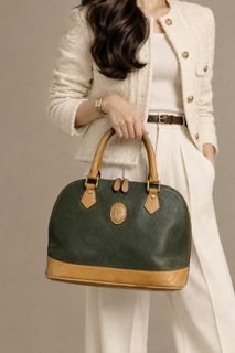 (Category: ) located in . Submitted by luxuryvaultbagsandfashion (Listing ID 1465911515, Image 1). Description: .