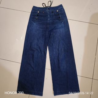 (Category: ) located in . Submitted by castoffcloth (Listing ID 1465819909, Image 1). Description: .