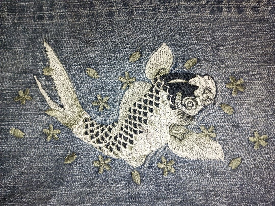 Vintage Sukajan Koi Fish Jorts (Category: Activewear) located in San Pablo. Submitted by thriftyjd (Listing ID 1465766680, Image 2). Description: Dimes: Waist34 x L24 x Leg13 x O10.5 ‎Condition/color rate: 9/10 Presentable condition.