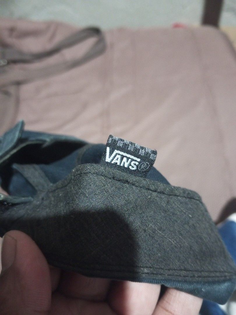 vintage Vans Cap (Category: Caps & Hats) located in Manila. Submitted by pagatpatan59259 (Listing ID 1465895588, Image 3). Description: vintage Vans Cap Price: 650.
