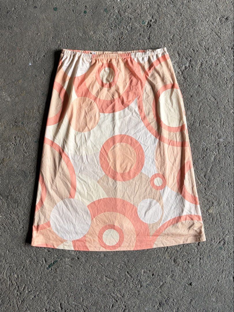 Virdan retro geometric circle pattern midi skirt (Category: Skirts) located in Quezon City. Submitted by ward.drobe (Listing ID 1465773792, Image 1). Description: Virdan skirt M-L.