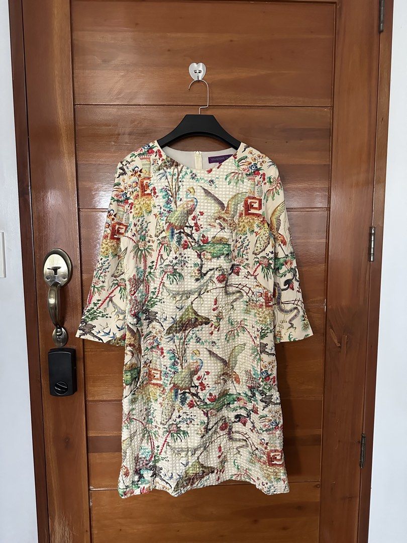 Vivienne tam (Category: Dresses) located in Legazpi City. Submitted by lootsi (Listing ID 1465780771, Image 1). Description: .