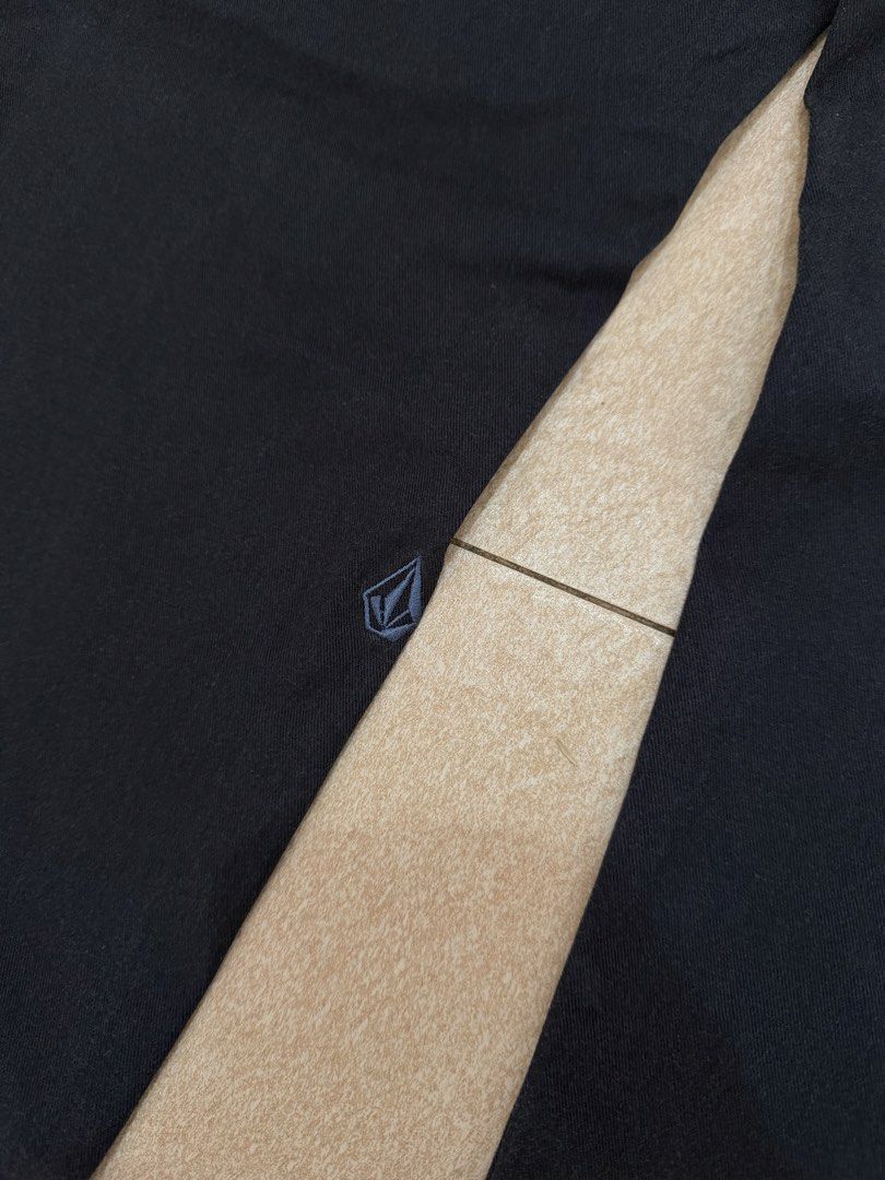 VOLCOM GENUINE CHINO PANTS (Category: Chinos) located in Manila. Submitted by triptothrift7 (Listing ID 1465924385, Image 3). Description: pm me for fast transaction! VOLCOM GENUINE CHINO PANTS for only 899 free shipping size 33 on tag actual size 34 length 42 hem 8 no issue excellent condition color rate 9/10 mode of payment gcash or bank transfer location Biñan laguna.
