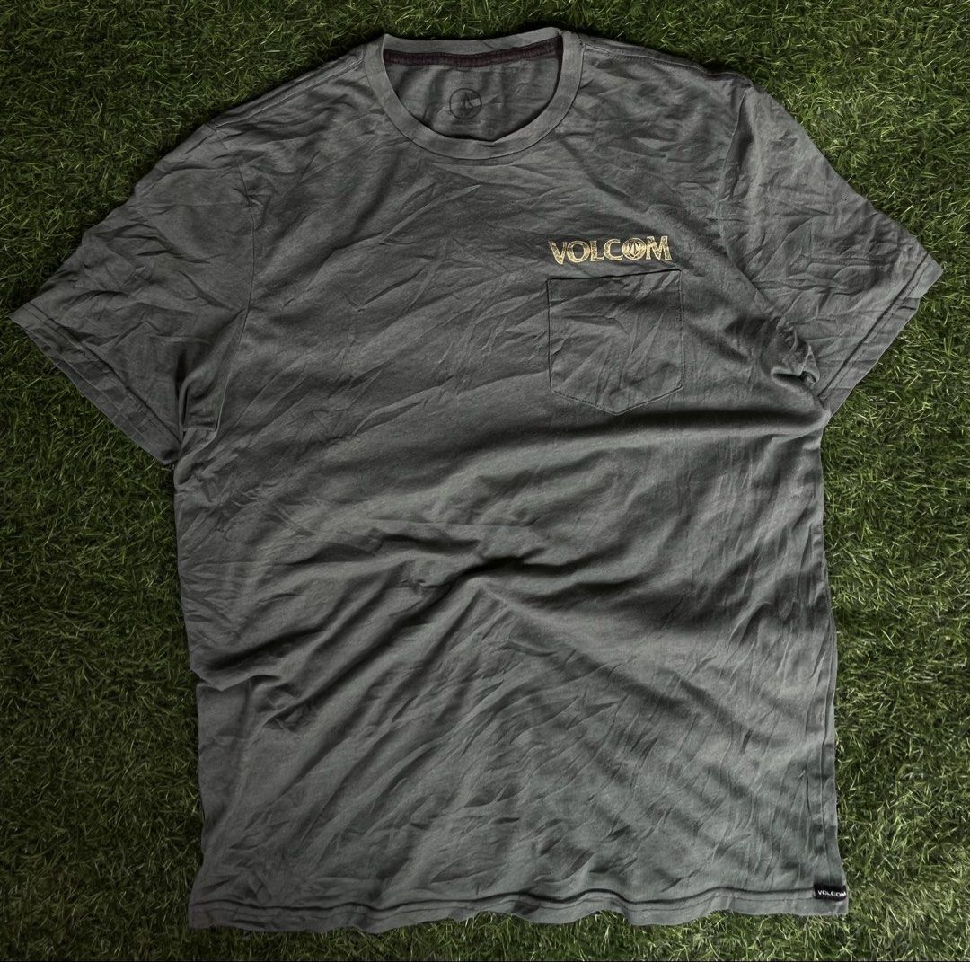 Volcom Pocket Tee (Category: Tshirts & Polo Shirts ) located in Cebu City. Submitted by pick2zeroo (Listing ID 1465865574, Image 3). Description: Large Issu: lints .