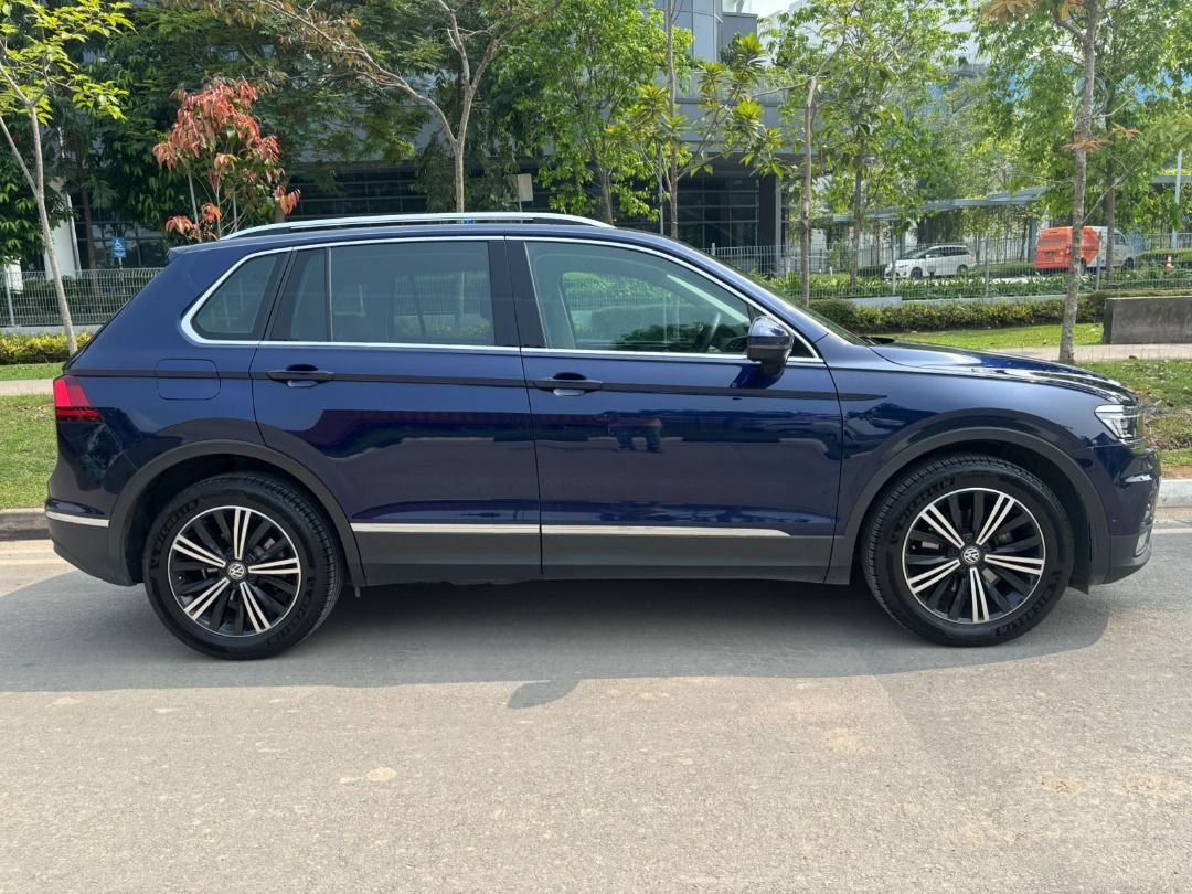Volkswagen Tiguan Highline Panoramic Roof Auto (Category: Used Cars) located in Singapore. Submitted by tradeit.com (Listing ID 1465786204, Image 3). Description: 🔥 HIGH SPEC TIGUAN HIGHLINE | $60,800! 🔥 🚙 Volkswagen Tiguan 1.4A TSI Highline 💰 Price: $60,800 📅 Registration: 18 Jan 2019 👤 2 Owners 🛣️ Mileage: 119,000 KM 💵 Dereg Value: $31,660 ⚡ 147BHP Turbocharged TSI Looking for a spacious continental SUV without the high running cost? Th