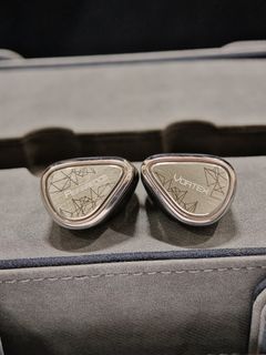 （分類：）位於 。 由 secondhandaudio 提交（商品編號 1458985080，圖片 1）。簡介： 。