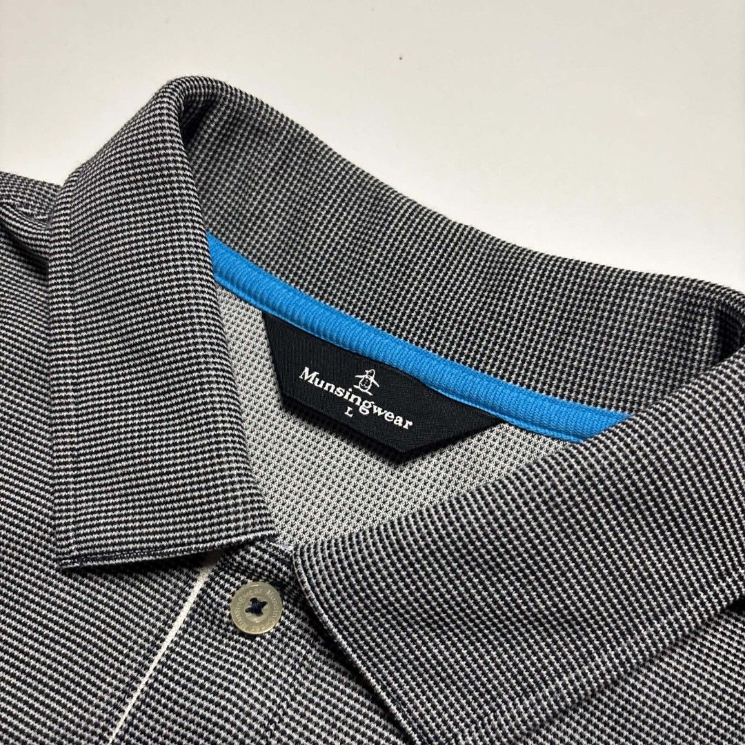 VTG Munsingwear Textured Polo (Category: Tshirts & Polo Shirts ) located in San Pablo. Submitted by refitsph (Listing ID 1465810815, Image 3). Description: - Width: 21.5 - Length: 29 - Legit / Authentic - Flawless - Already Washed and Ready to Wear.