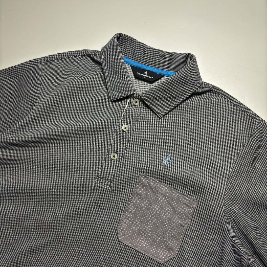 VTG Munsingwear Textured Polo (Category: Tshirts & Polo Shirts ) located in San Pablo. Submitted by refitsph (Listing ID 1465810815, Image 2). Description: - Width: 21.5 - Length: 29 - Legit / Authentic - Flawless - Already Washed and Ready to Wear.