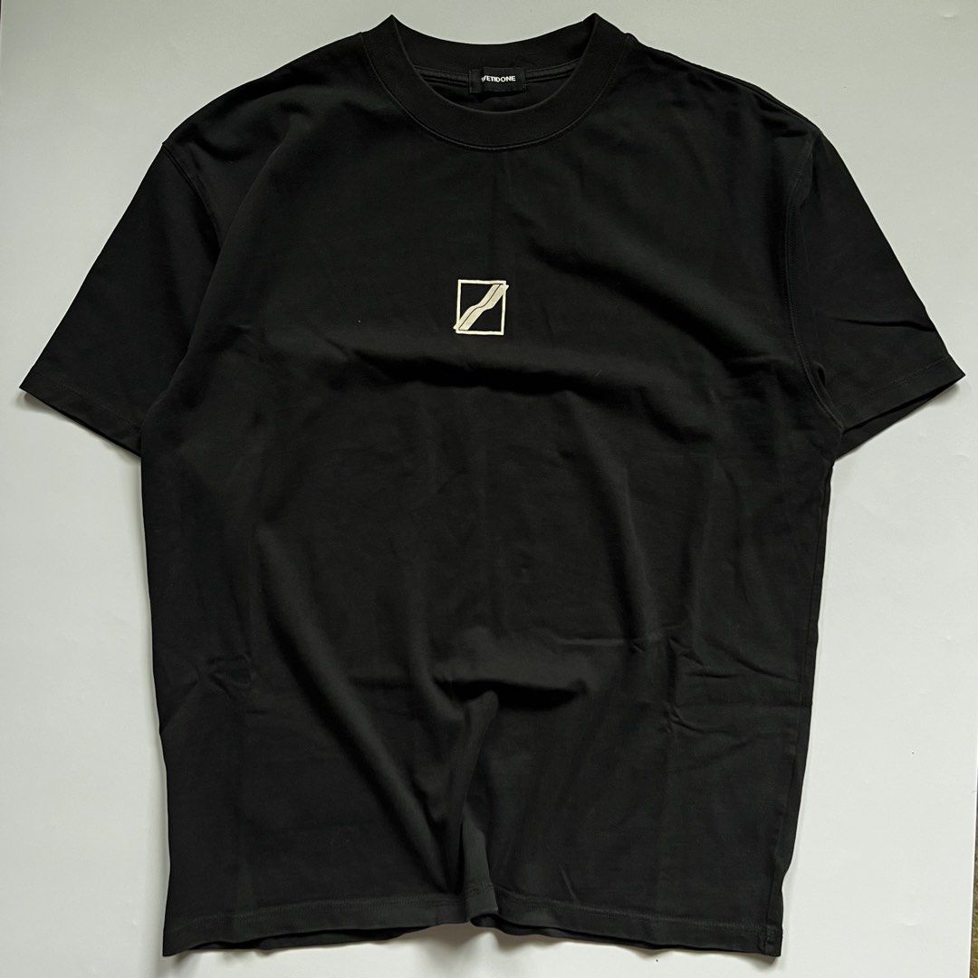 Welldone Mullet Script Tee (Category: Tshirts & Polo Shirts ) located in Makati City. Submitted by merto_side (Listing ID 1465820649, Image 1). Description: Welldone Mullet Script Tee Dimes:W23xL29 Issue:none Authentic 100% ₱700 +Shipping Fee.
