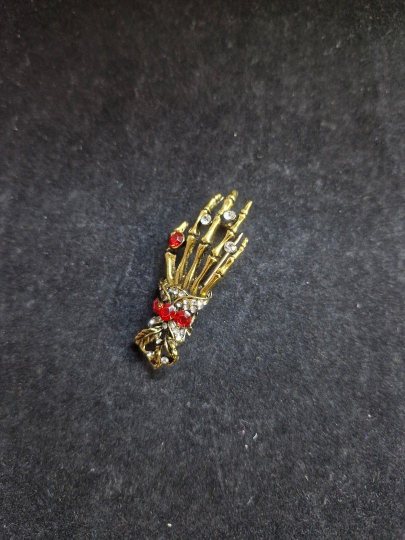 Wendy's Friend Brooch 2 (Category: Brooches) located in Taguig. Submitted by mommaschoice (Listing ID 1465787414, Image 1). Description: Brand New Unique brooch design Lightweight won't damage the fabric Statement design for suits, jackets & party dresses Ships nationwide.