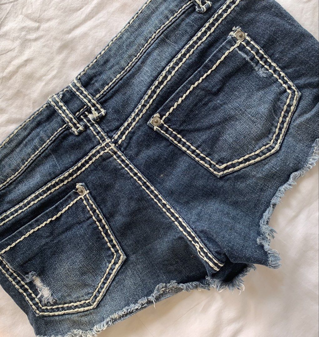 Wet Seal Embellished Mini Shorts (Category: Shorts) located in Pagadian. Submitted by primserenity (Listing ID 1465894606, Image 3). Description: .