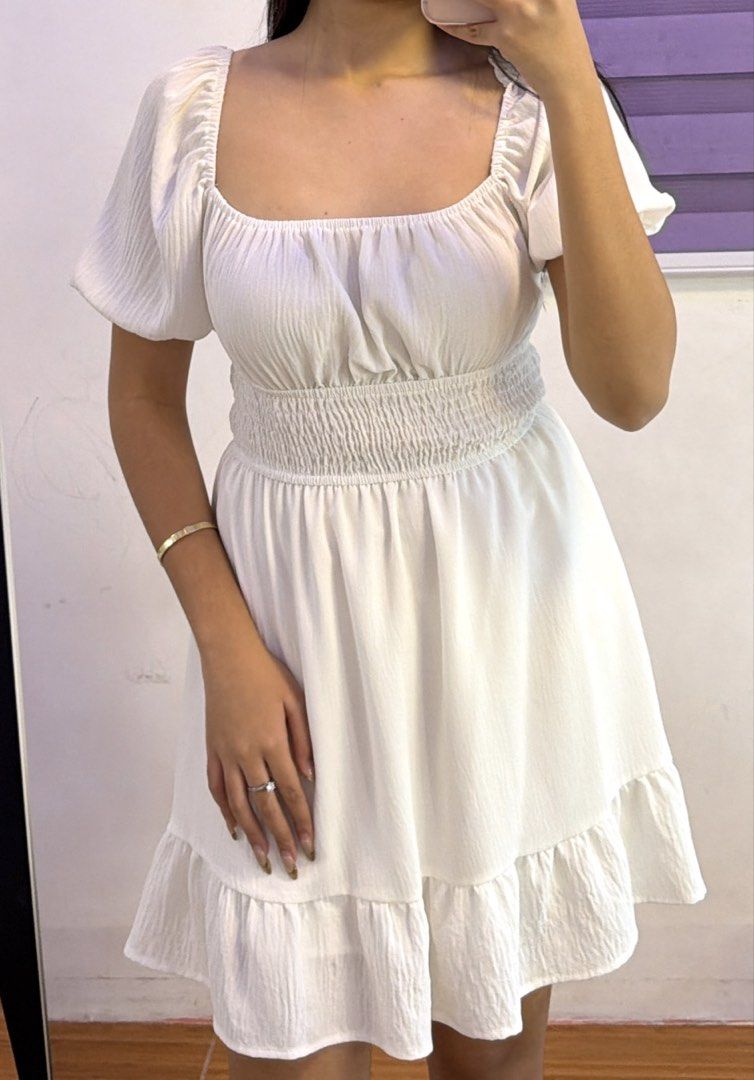 White Casual Dress (Category: Dresses) located in Manila. Submitted by chloe03.306 (Listing ID 1465905260, Image 1). Description: Fit for small-large cause it stretchable .
