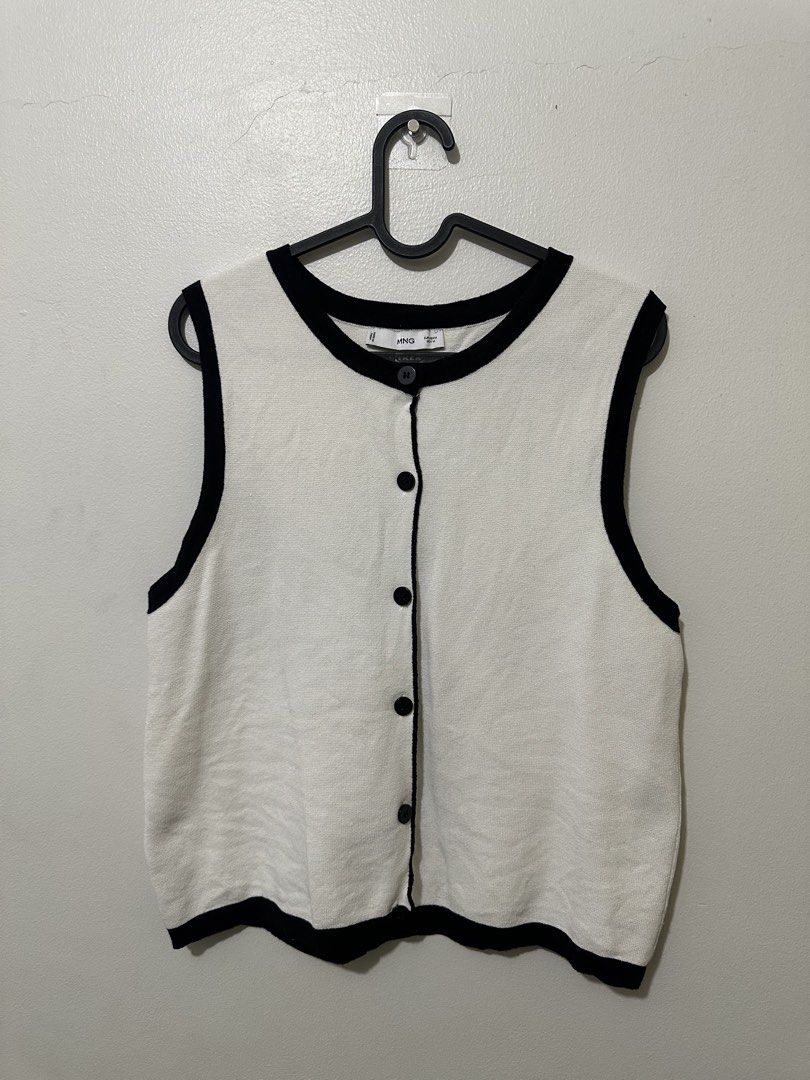 White Mango Top (Category: Sleeveless) located in Quezon City. Submitted by andyclave (Listing ID 1465840078, Image 1). Description: RFS: decluttering.