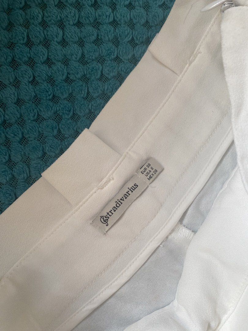 White trouser pants (Category: Other Bottoms) located in Cebu City. Submitted by prelovedbygaely (Listing ID 1465853137, Image 2). Description: Size 28-30 no flaws 10/10 condition; can pass as new.