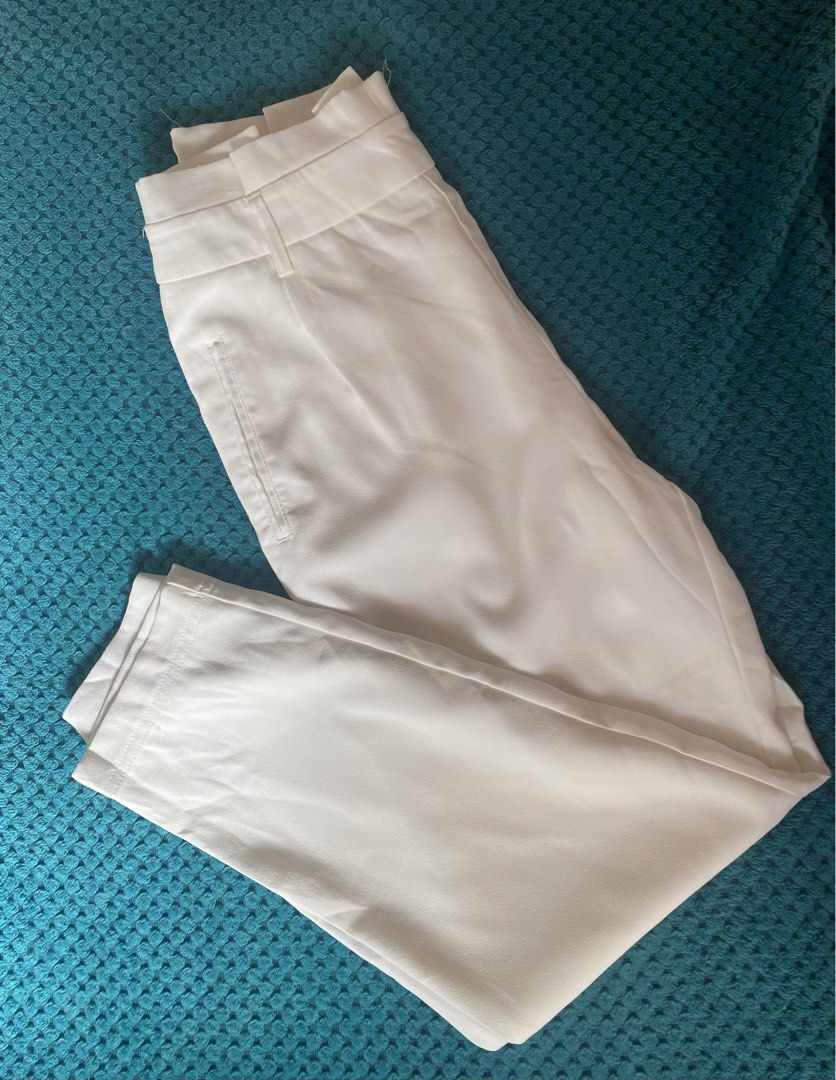 White trouser pants (Category: Other Bottoms) located in Cebu City. Submitted by prelovedbygaely (Listing ID 1465853137, Image 3). Description: Size 28-30 no flaws 10/10 condition; can pass as new.