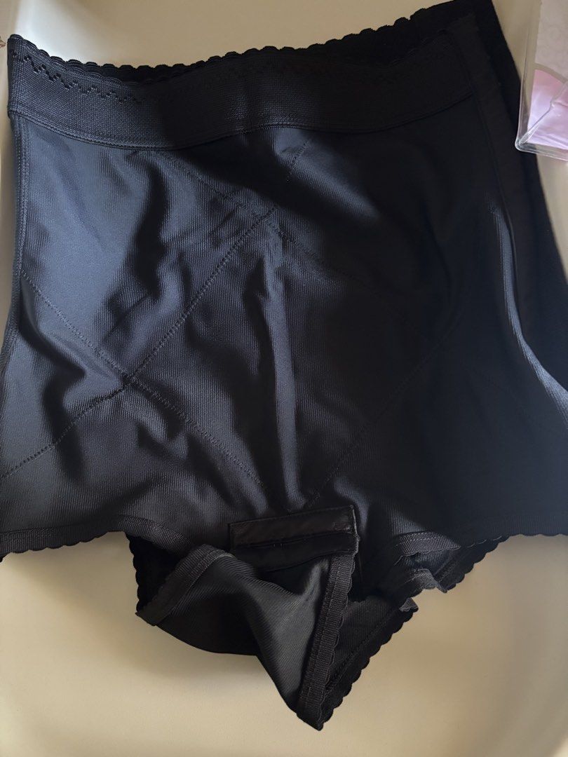 Wink Shapewear Medical-Grade Compression Black (Category: Undergarments & Loungewear) located in Taguig. Submitted by jjgbrl_preloved (Listing ID 1465784002, Image 2). Description: - Brand: Wink shapewear - Color: Black - Condition: Brand new, never worn - Design: High-waist style with medical-grade compression - Features: Structured stitching for extra support RFS: normal delivery not CS Original Price: 4k.