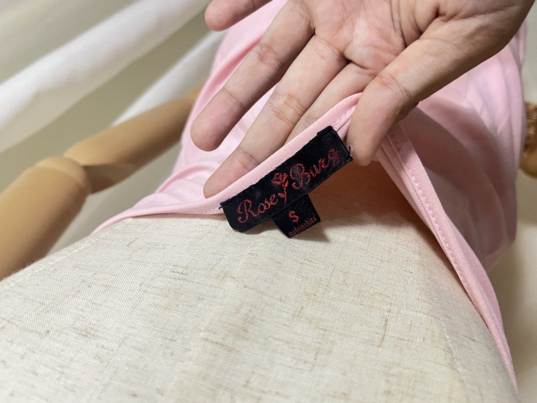 Y2K Halter Mini Dress (Category: Dresses) located in Ozamiz City. Submitted by annbernized_ (Listing ID 1465836852, Image 3). Description: .