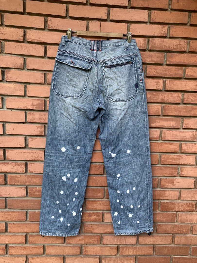 y2k Jordan Jeans (Category: Jeans) located in Bulacan. Submitted by reymarcthrifts (Listing ID 1465878072, Image 2). Description: size 32 on tag pero sa medida ay size 30 good condition issue wala isang bitones sa likod at hindi working zipper sa likod din bulacan loc .