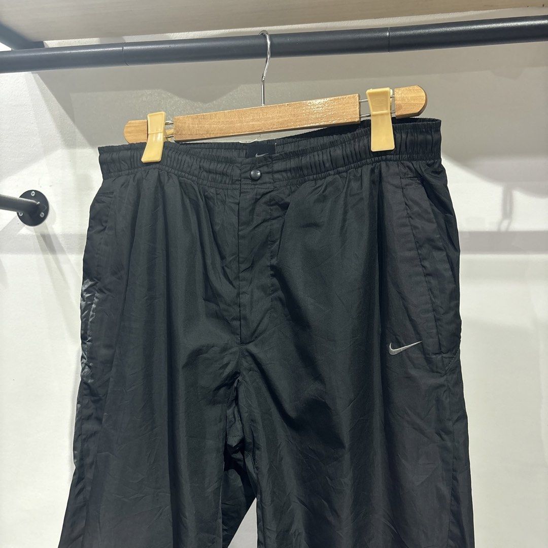 Y2K Nike Trackpants Clima Fit (Category: Joggers) located in Bambang. Submitted by heats777 (Listing ID 1465850830, Image 1). Description: Excellent condition No issue Size: Medium on tag.