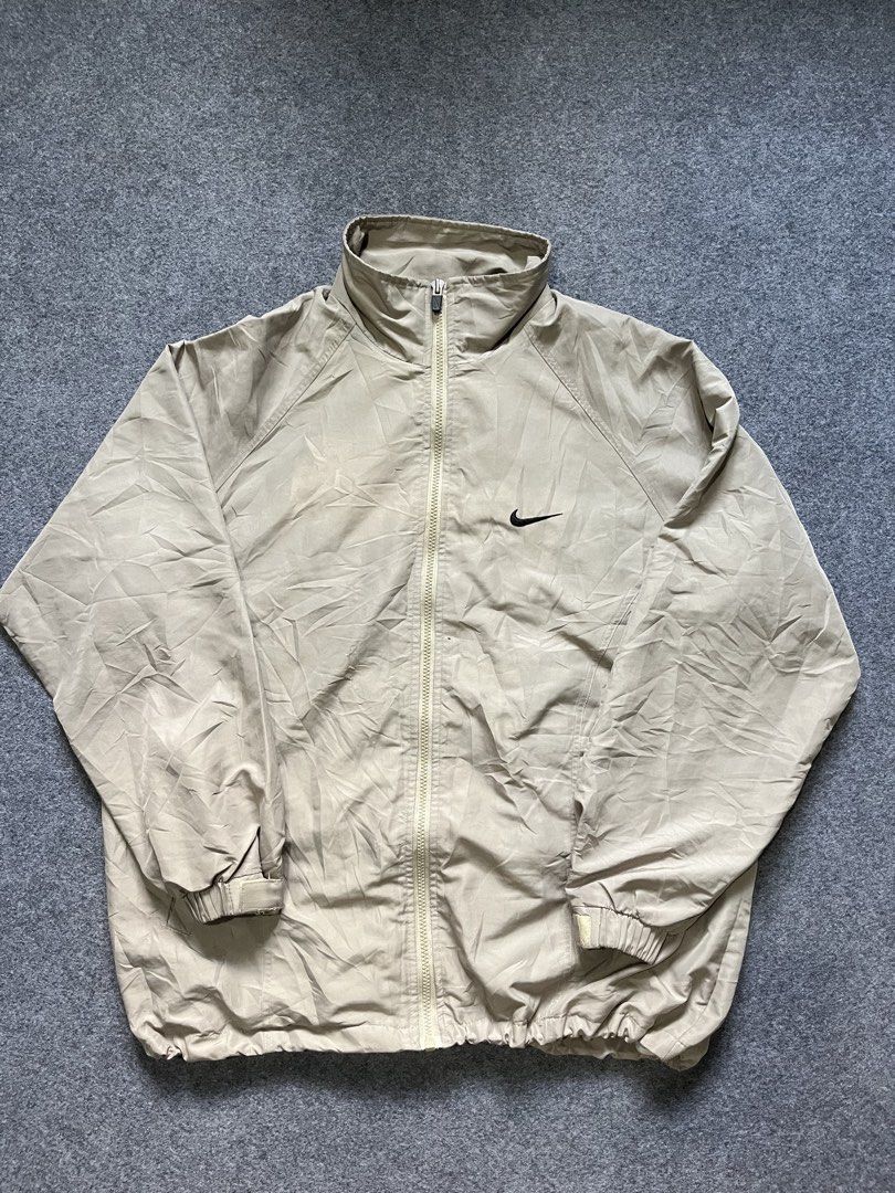 Y2K vintage Nike windbreaker (Category: Coats, Jackets and Outerwear) located in Lapu Lapu. Submitted by jhonrener41426 (Listing ID 1464570545, Image 3). Description: Size large Dimes 24x28 Excellent condition Color rate 9.7/10 Authentic Issue last pic minor .