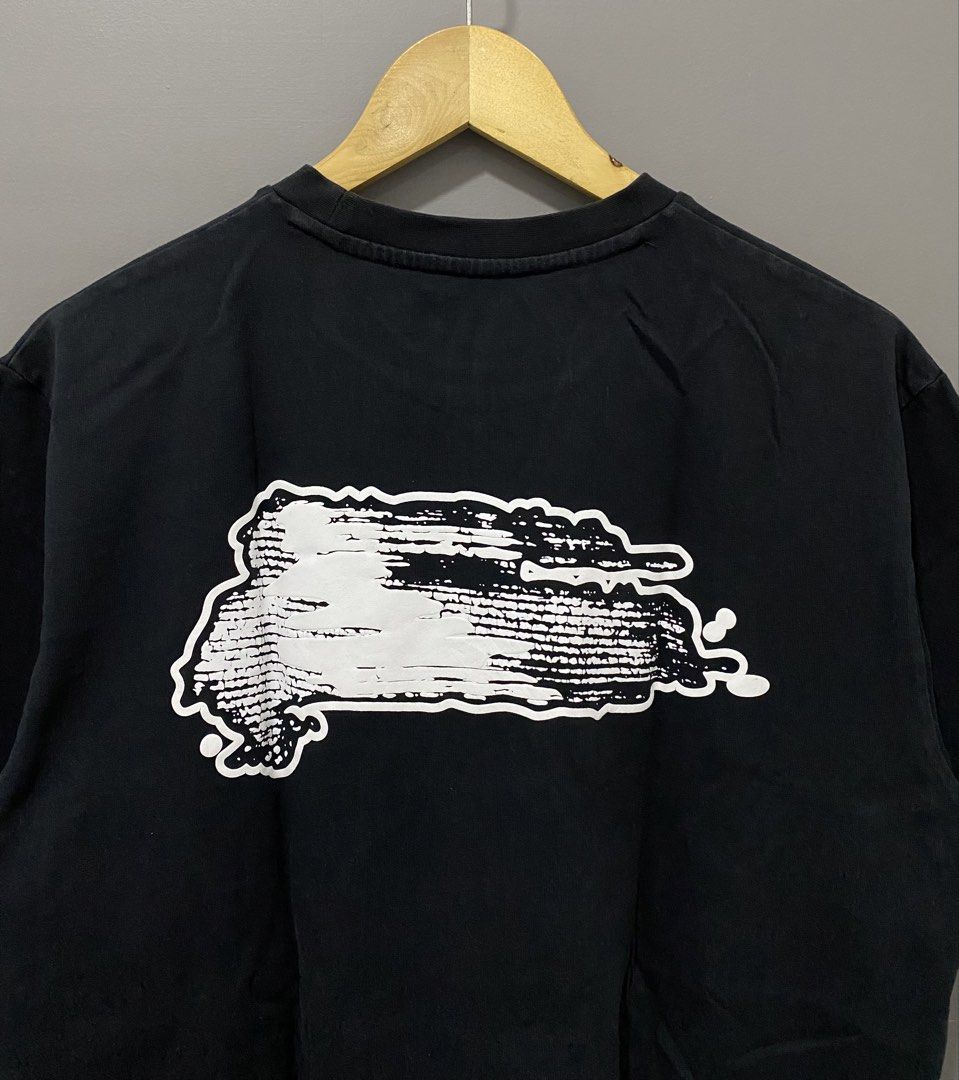 Y-3 Black Graphic Tee Size XL (Category: Tshirts & Polo Shirts ) located in Manila. Submitted by castromerb32733 (Listing ID 1465926614, Image 2). Description: 21.5x27-28.5 .