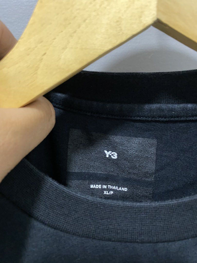 Y-3 Black Graphic Tee Size XL (Category: Tshirts & Polo Shirts ) located in Manila. Submitted by castromerb32733 (Listing ID 1465926614, Image 3). Description: 21.5x27-28.5 .