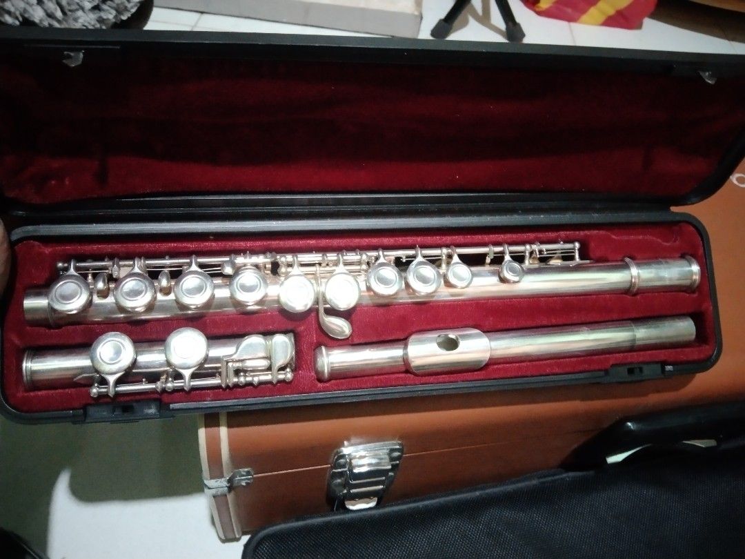 Yamaha f100s2 flute (Category: Looking For) located in Caloocan City. Submitted by noeld316982578 (Listing ID 1465952535, Image 1). Description: pm sa my gusto makinis pa Taguig location.