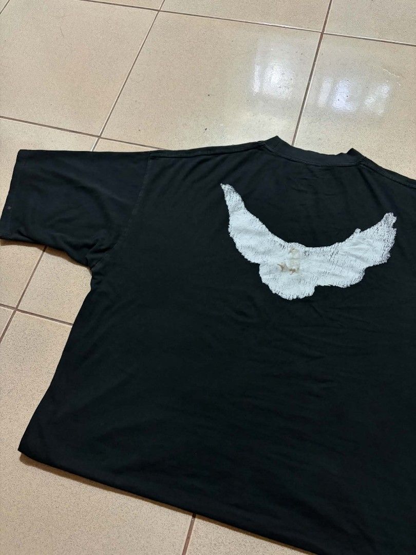 YEEZY X GAP (ENGINEERED BY BALENCIAGA) (Category: Activewear) located in Mabalacat. Submitted by mrcee (Listing ID 1465824727, Image 1). Description: YEEZY X GAP (ENGINEERED BY BALENCIAGA) EXCELLENT CONDITION 26X25 9.8/10 COLOR RATE XL TO SEMI 2XL GANDA FITTINGS NYAN NEGOTIABLE CAN DO VC SA FB OR IG🎥.