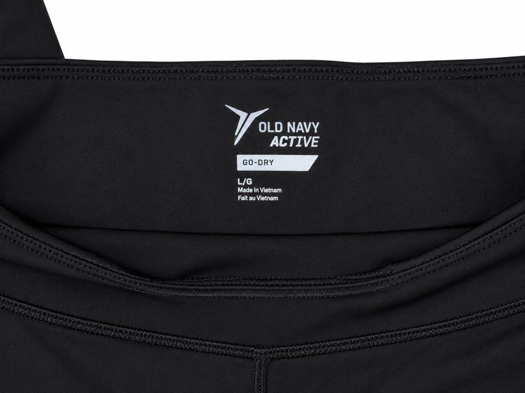 Yoga Black Cropped Leggings (Category: Activewear) located in Angeles City. Submitted by cocomademedo8 (Listing ID 1465905803, Image 2). Description: Can fit Large to XL Capri style American sizing Tag: L Actual photo posted Rfs: Don’t fit anymore Can deliver around Angeles City Pampanga.